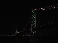 夜の明石海峡大橋